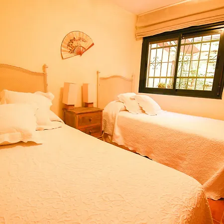 Apartment Oleholidays Adosado Rio Real Golf Marbella